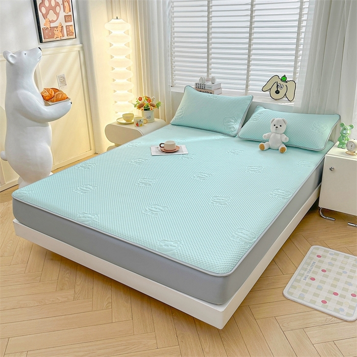 91家纺网 家纺一手货源 找家纺 慕木2025新款A类凉感丝小冰熊云母冰丝凉席床笠夏被系列  小冰熊-天空蓝床笠