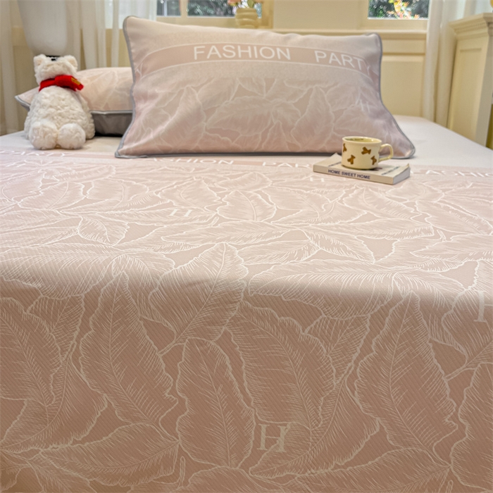 91家纺网 家纺一手货源 找家纺 星座家纺 2025新款斜纹提花凉感丝凉席床单款三件套 叶之语-奶咖