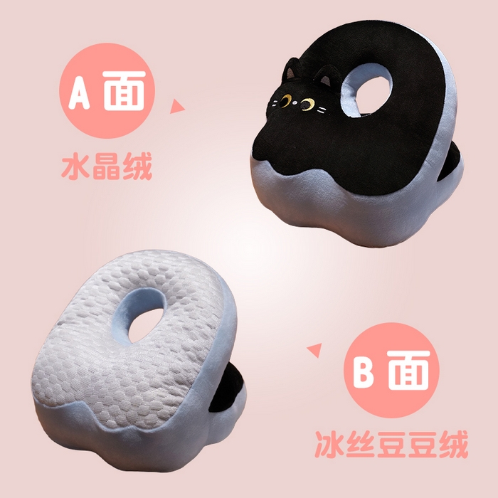 91家纺网 家纺一手货源 找家纺 仟亿莱 2025新款翘尾猫冰丝豆豆双面午睡枕 双面黑巧黑喵