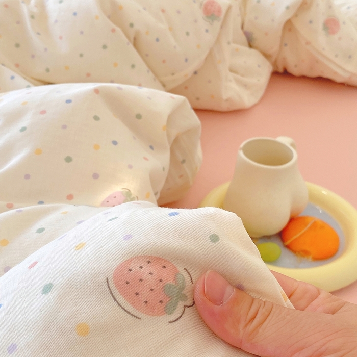 91家纺网 家纺一手货源 找家纺 于果 2025新款全棉双层纱四件套第四批 草莓点点