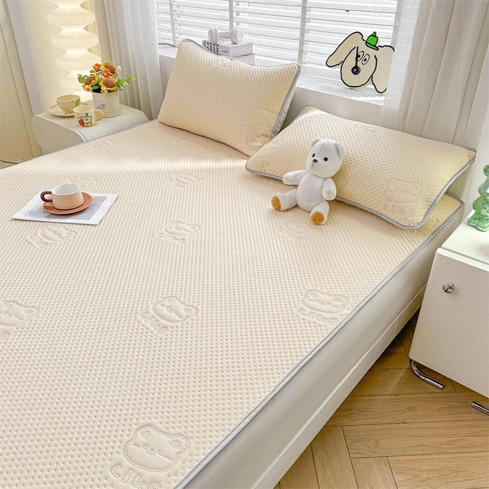 91家纺网 家纺一手货源 找家纺 慕木2025新款A类凉感丝小冰熊云母冰丝凉席床笠夏被系列  小冰熊-米白床席