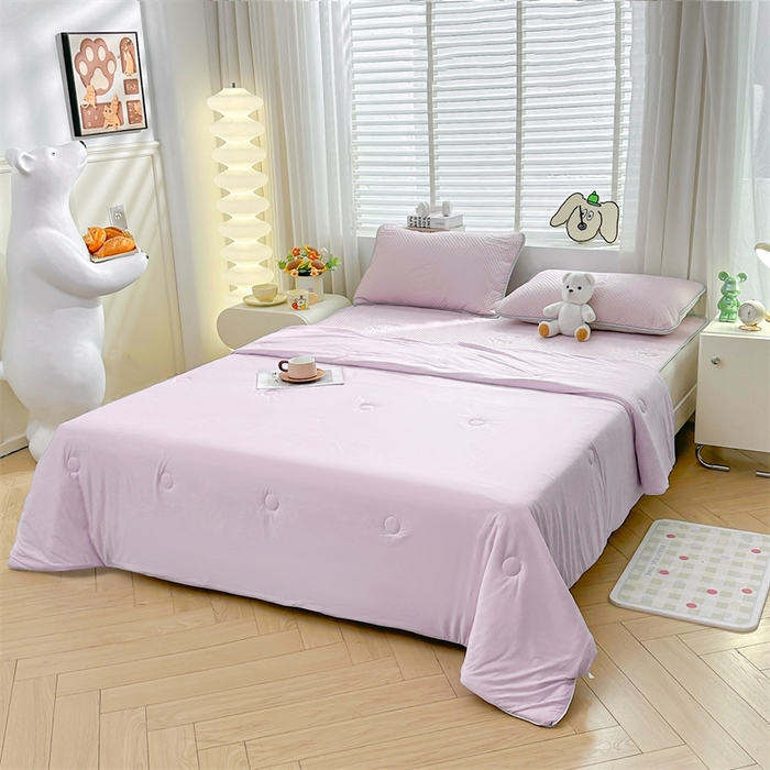 91家纺网 家纺一手货源 找家纺 慕木2025新款A类凉感丝小冰熊云母冰丝凉席床笠夏被系列  小冰熊-梦幻紫床席