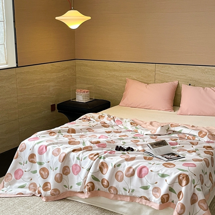 91家纺网 家纺一手货源 找家纺 顾里2025新款天丝莱赛尔夏被 红樱桃