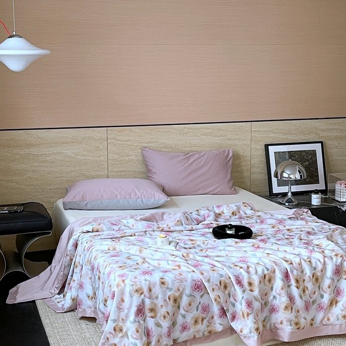 91家纺网 家纺一手货源 找家纺 顾里2025新款天丝莱赛尔夏被 花岛入梦粉