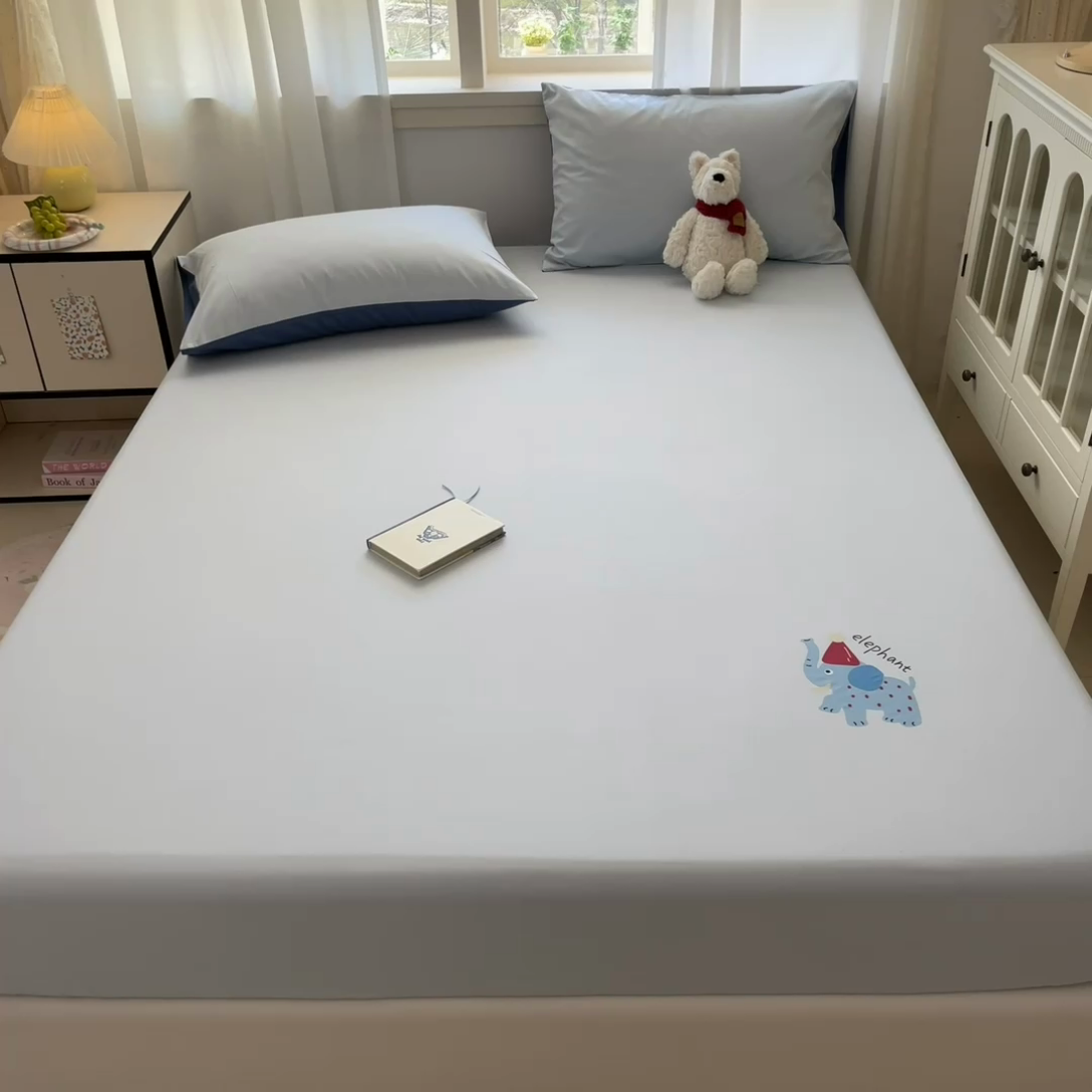 91家纺网 家纺一手货源 找家纺 泽西2025新品全棉卡通床笠 福小象-晴空蓝