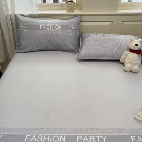 91家纺网 家纺一手货源 找家纺 星座家纺 2025新款斜纹提花凉感丝凉席床单款三件套 叶之语-灰