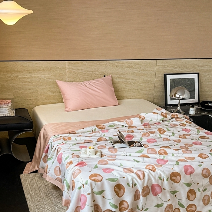 91家纺网 家纺一手货源 找家纺 顾里2025新款天丝莱赛尔夏被 红樱桃