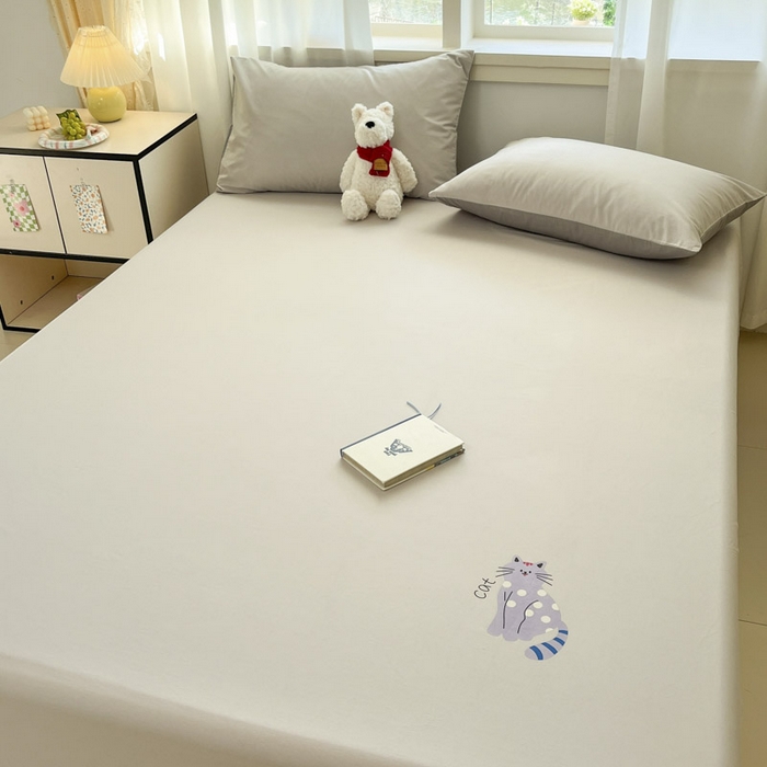 91家纺网 家纺一手货源 找家纺 泽西2025新品全棉卡通床笠 幸运猫-浅米灰