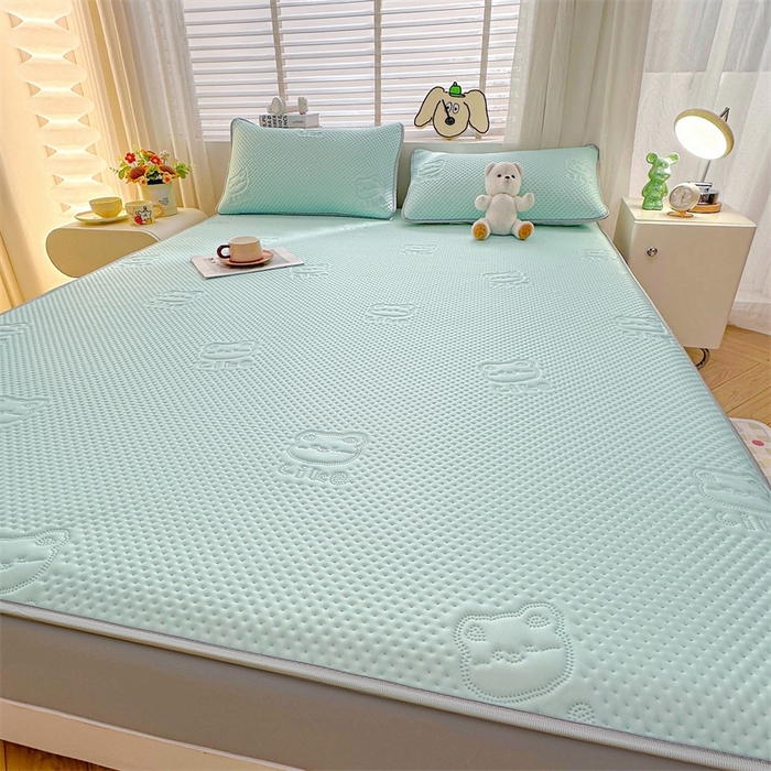 91家纺网 家纺一手货源 找家纺 慕木2025新款A类凉感丝小冰熊云母冰丝凉席床笠夏被系列  小冰熊-天空蓝床笠