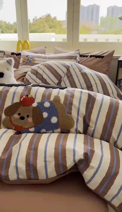 91家纺网 家纺一手货源 找家纺 启程2025全棉13372毛巾绣四件套 波点狗狗