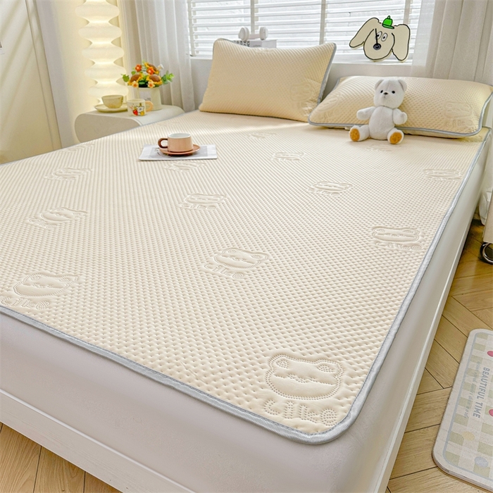 91家纺网 家纺一手货源 找家纺 慕木2025新款A类凉感丝小冰熊云母冰丝凉席床笠夏被系列  小冰熊-米白床席