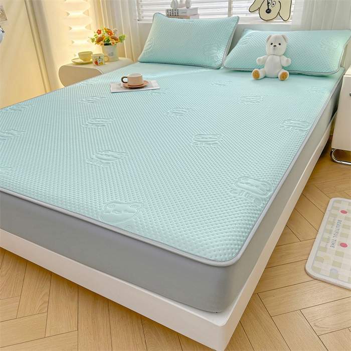 91家纺网 家纺一手货源 找家纺 慕木2025新款A类凉感丝小冰熊云母冰丝凉席床笠夏被系列  小冰熊-天空蓝床笠