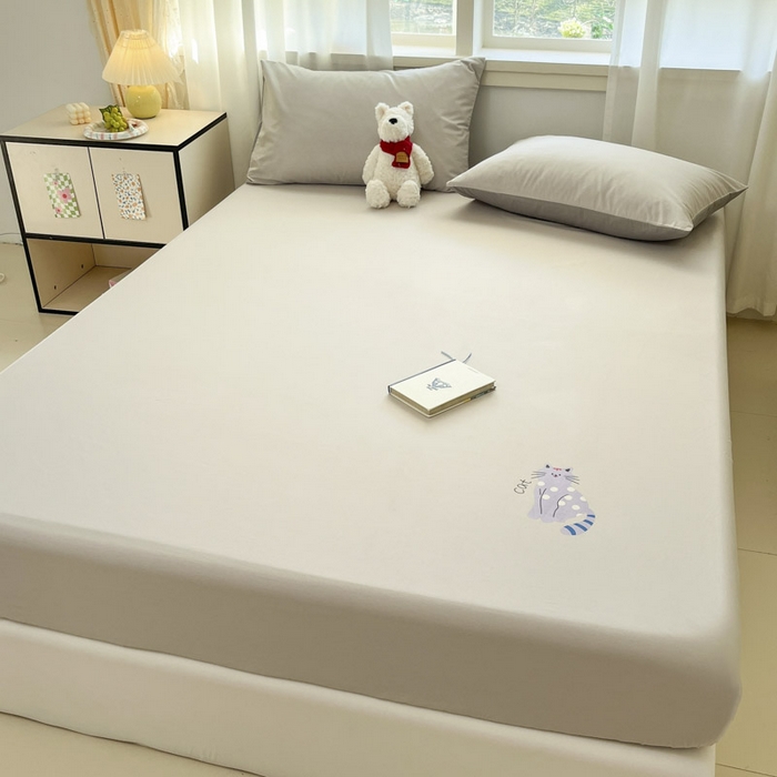 91家纺网 家纺一手货源 找家纺 泽西2025新品全棉卡通床笠 幸运猫-浅米灰