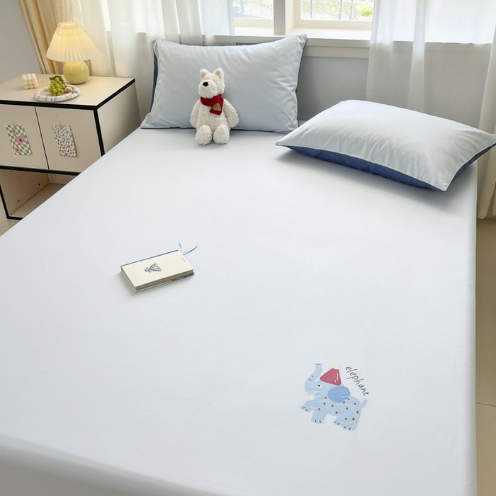 91家纺网 家纺一手货源 找家纺 泽西2025新品全棉卡通床笠 福小象-晴空蓝