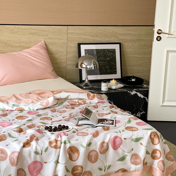 91家纺网 家纺一手货源 找家纺 顾里2025新款天丝莱赛尔夏被 红樱桃