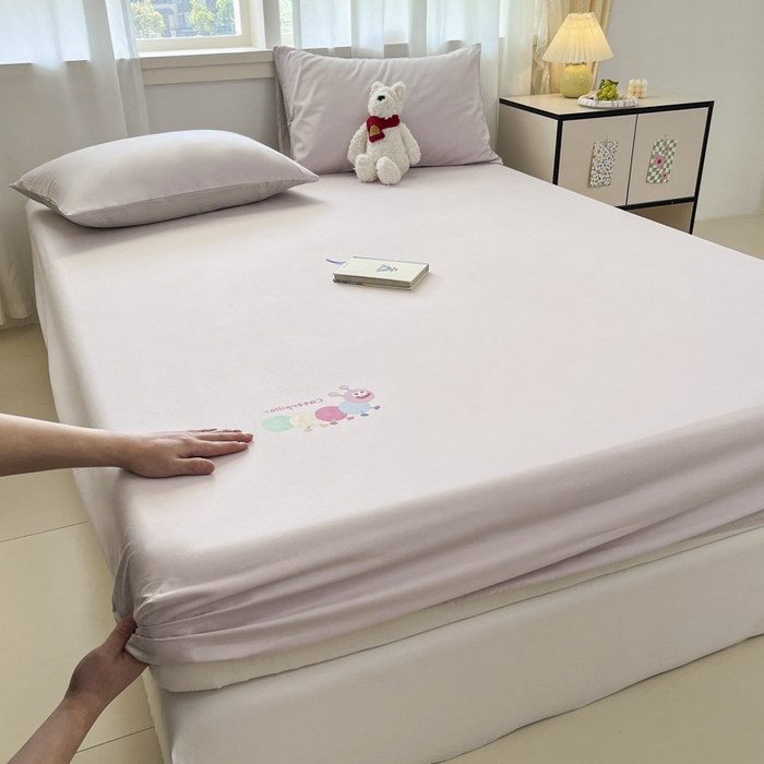 91家纺网 家纺一手货源 找家纺 泽西2025新品全棉卡通床笠 淘气虫-微微紫