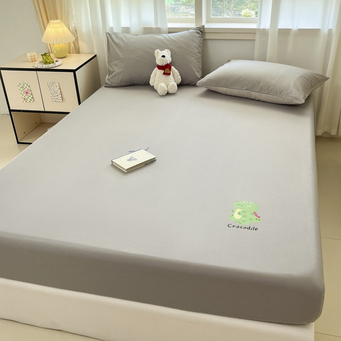 91家纺网 家纺一手货源 找家纺 泽西2025新品全棉卡通床笠 开心鳄-绅士灰