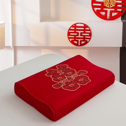 91家纺网 家纺一手货源 找家纺 糖果枕芯 2025新款大红乳胶枕头睡出健康曲线喜庆枕芯 喜结良缘 40*60cm