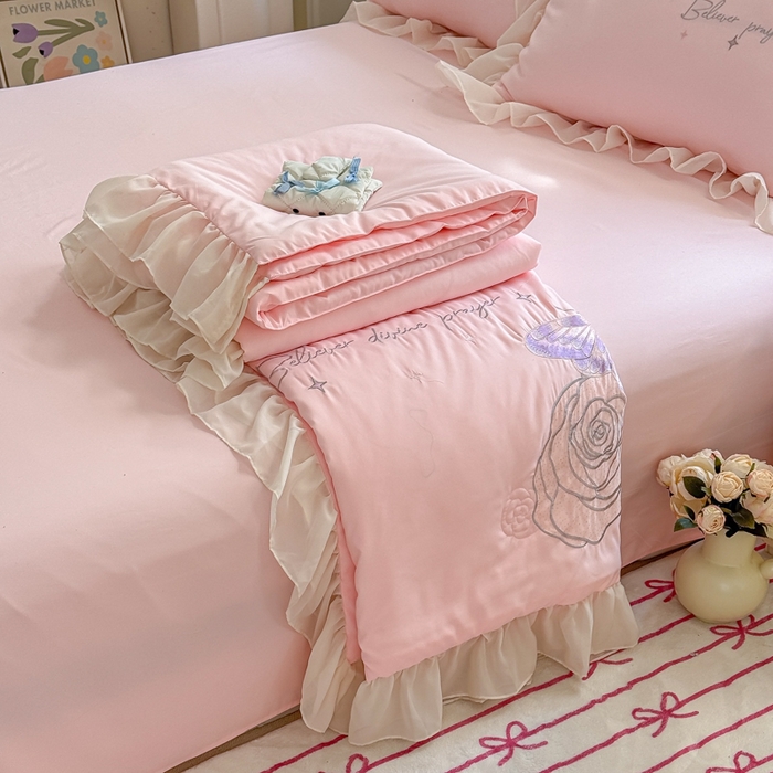 91家纺网 家纺一手货源 找家纺 凯美家居 2025新款超柔亲肤棉夏被回件套 夏被蝶恋花 粉玉