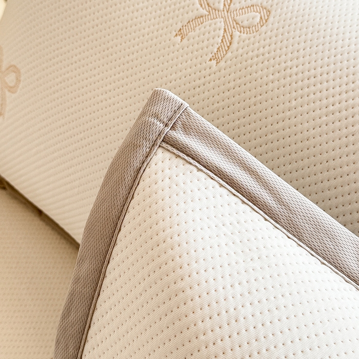 91家纺网 家纺一手货源 找家纺 绒世界 2025新款A类提花凉感豆豆复合凉席套件 提花豆豆-蝴蝶结