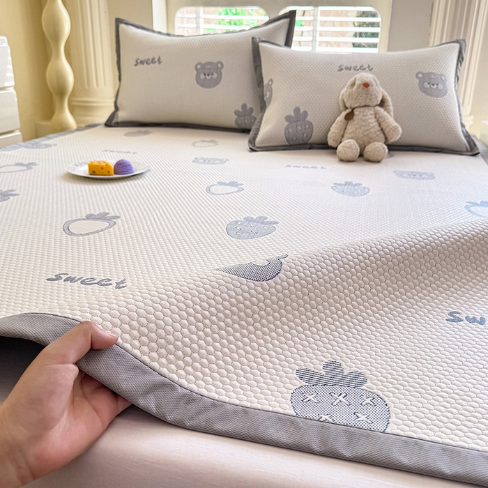 91家纺网 家纺一手货源 找家纺 绒世界 2025新款A类提花凉感豆豆复合凉席套件 提花豆豆-小怪兽