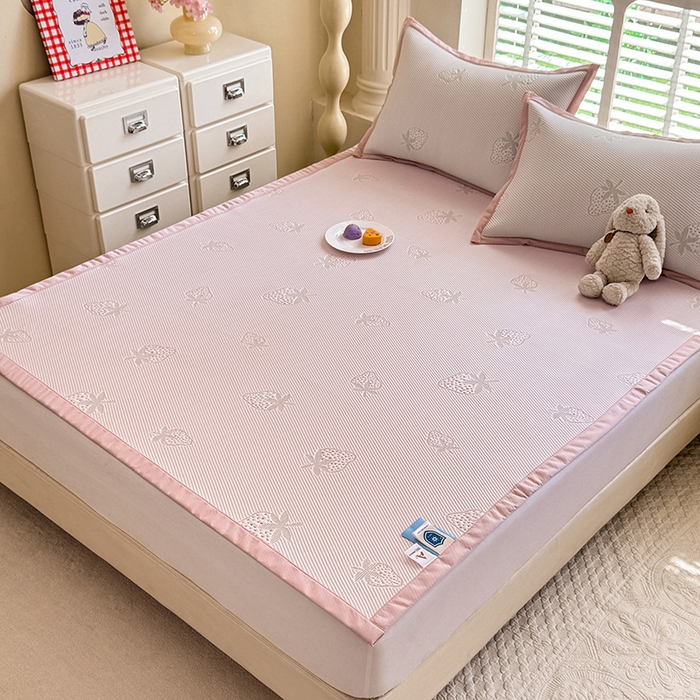 91家纺网 家纺一手货源 找家纺 绒世界 2025新款A类提花凉感豆豆复合凉席套件 提花豆豆-草莓