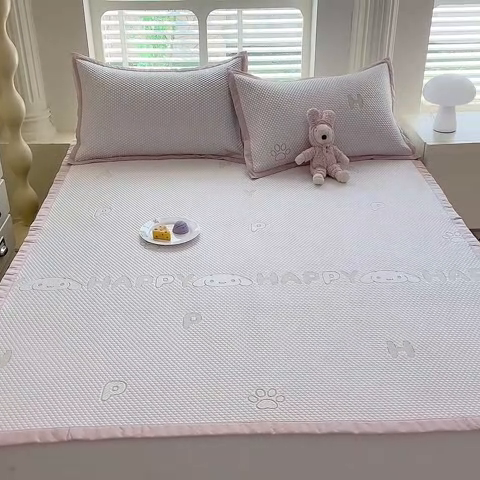 91家纺网 家纺一手货源 找家纺 绒世界 2025新款A类提花凉感豆豆复合凉席套件 提花豆豆-小狗