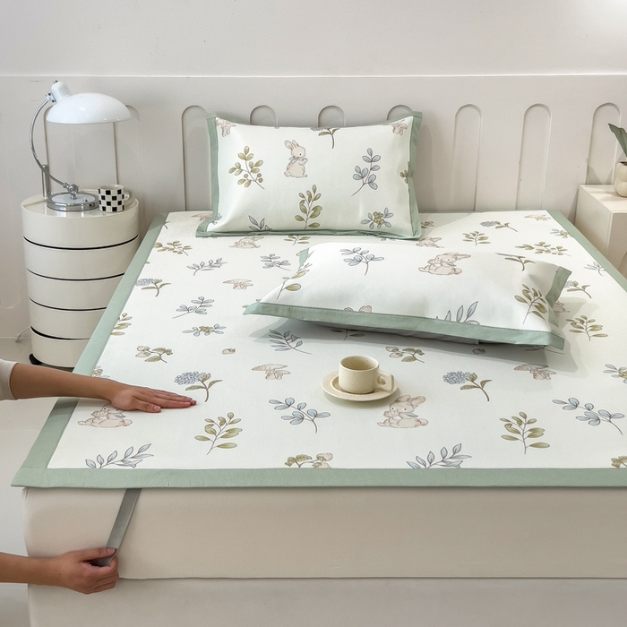 91家纺网 家纺一手货源 找家纺 倾慕家纺 2025年新款600D丝滑冰丝凉席-床席款 蘑菇小兔