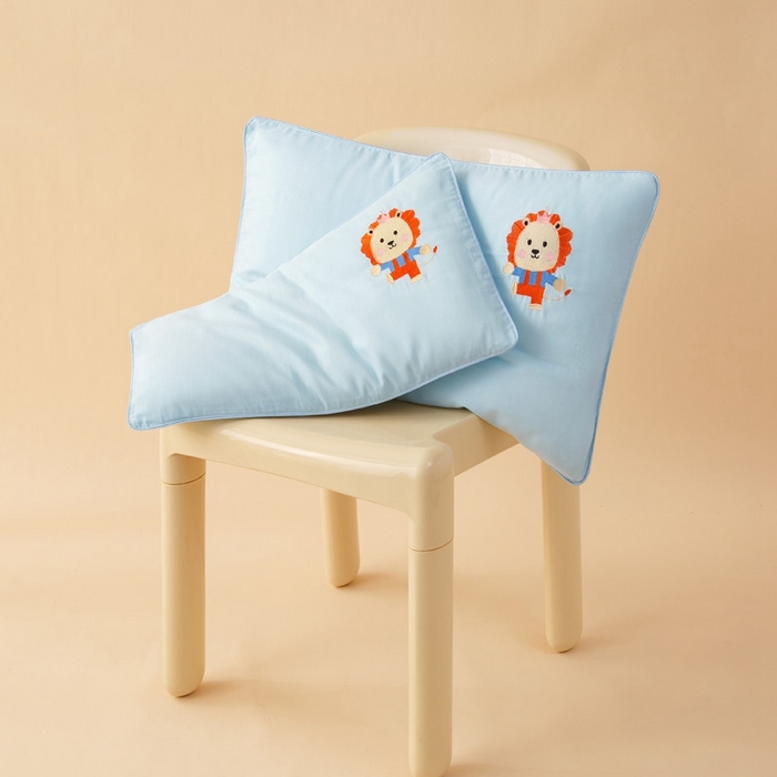 91家纺网 家纺一手货源 找家纺 喜多兔2025新款小轻柔纯棉双层纱枕套枕头 蓝色萌小狮