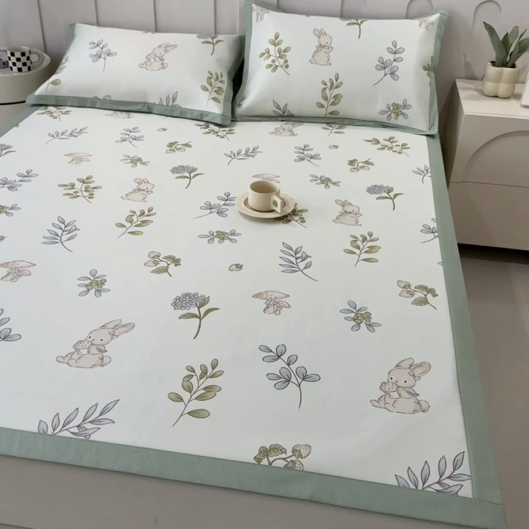 91家纺网 家纺一手货源 找家纺 倾慕家纺 2025年新款600D丝滑冰丝凉席-床席款 蘑菇小兔