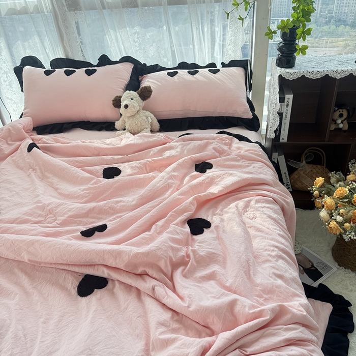 91家纺网 家纺一手货源 找家纺 2025新款毛巾绣单夏被夏被四件套 爱心-粉色
