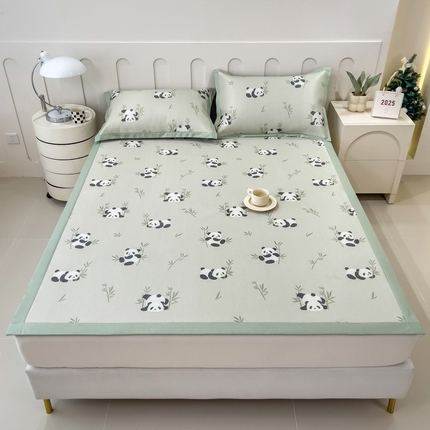 倾慕家纺 2025年新款600D丝滑冰丝凉席-床席款 熊猫仔仔