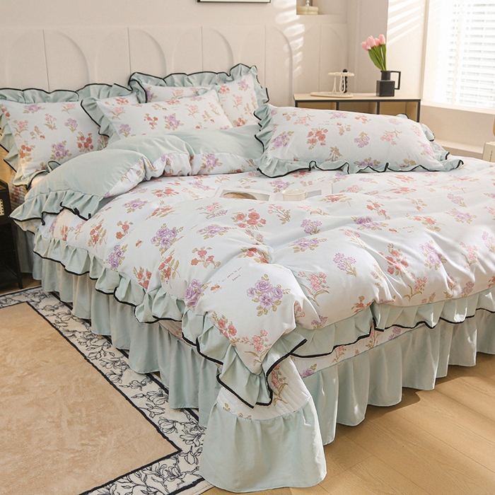 91家纺网 家纺一手货源 找家纺 铠畅家纺 2025新款有氧双层纱印花夹棉床盖四件套-终版 春日物语