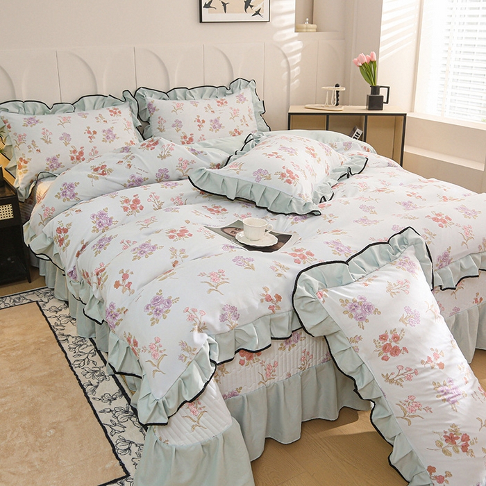 91家纺网 家纺一手货源 找家纺 铠畅家纺 2025新款有氧双层纱印花夹棉床盖四件套-终版 春日物语