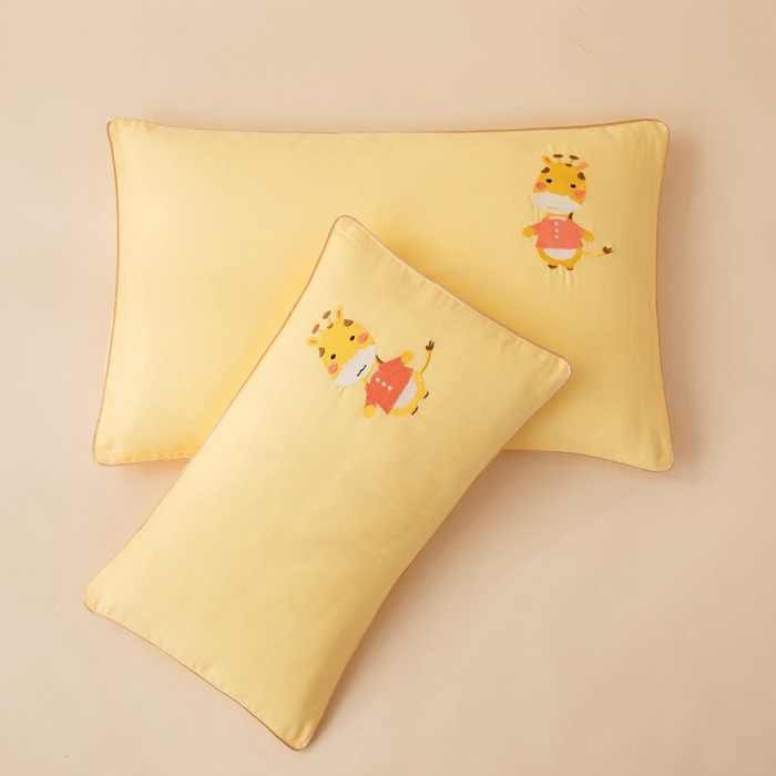 91家纺网 家纺一手货源 找家纺 喜多兔2025新款小轻柔纯棉双层纱枕套枕头 黄色萌小鹿