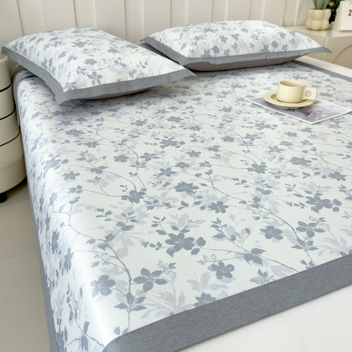 91家纺网 家纺一手货源 找家纺 倾慕家纺 2025年新款600D丝滑冰丝凉席-床席款 花点点蓝