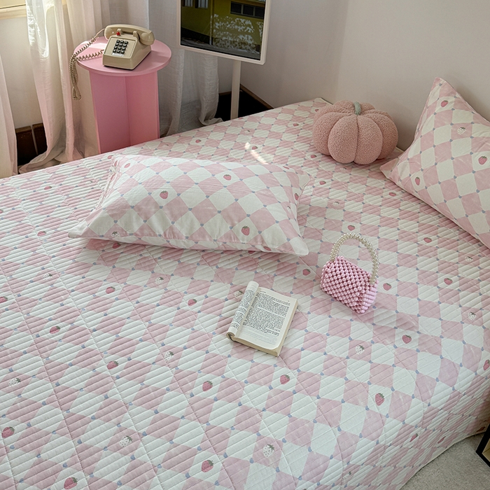 91家纺网 家纺一手货源 找家纺 TT.one 塔塔家居 2025新款全棉双层纱贝壳边夏被系列 床盖·草莓酱粉