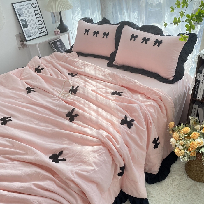 91家纺网 家纺一手货源 找家纺 2025新款毛巾绣单夏被夏被四件套 蝴蝶结 -粉