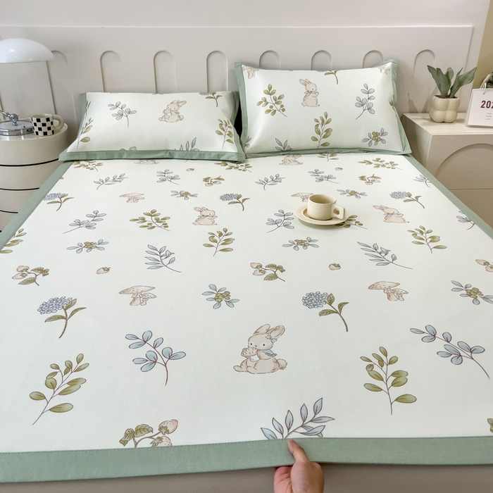 91家纺网 家纺一手货源 找家纺 倾慕家纺 2025年新款600D丝滑冰丝凉席-床席款 蘑菇小兔