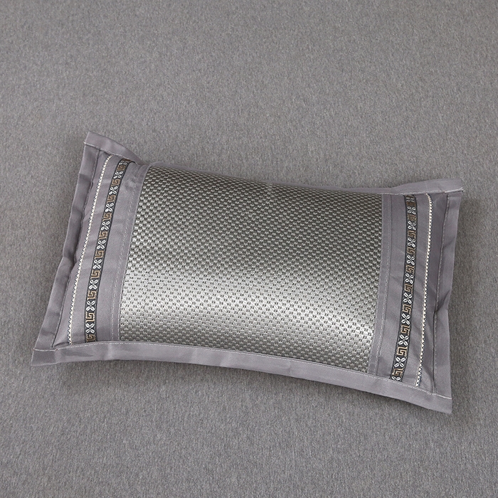 91家纺网 家纺一手货源 找家纺 梦叶草 2025新款全荞麦壳枕头夏季冰丝藤席枕芯冰藤荞麦枕竹面凉席枕头 直角冰藤荞麦枕-银色