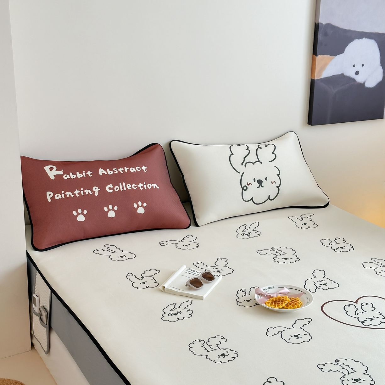 91家纺网 家纺一手货源 找家纺 三味舒屋 2025新款小清新设计师款印花冰藤席凉席席子 潦草兔 床笠