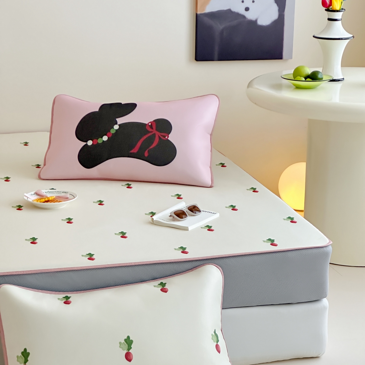 91家纺网 家纺一手货源 找家纺 三味舒屋 2025新款小清新设计师款印花冰藤席凉席席子 萝卜兔 床笠