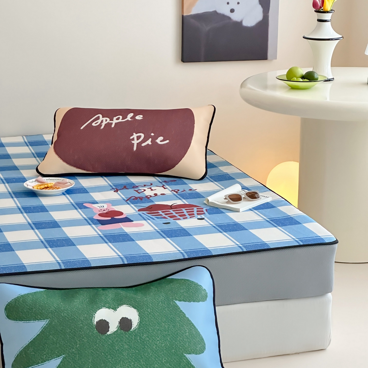 91家纺网 家纺一手货源 找家纺 三味舒屋 2025新款小清新设计师款印花冰藤席凉席席子 苹果派 床笠