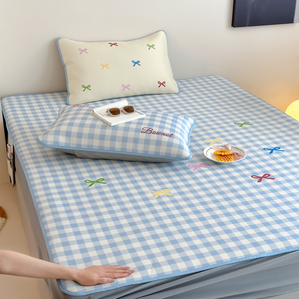 91家纺网 家纺一手货源 找家纺 三味舒屋 2025新款小清新设计师款印花冰藤席凉席席子 小蓝屿 床笠