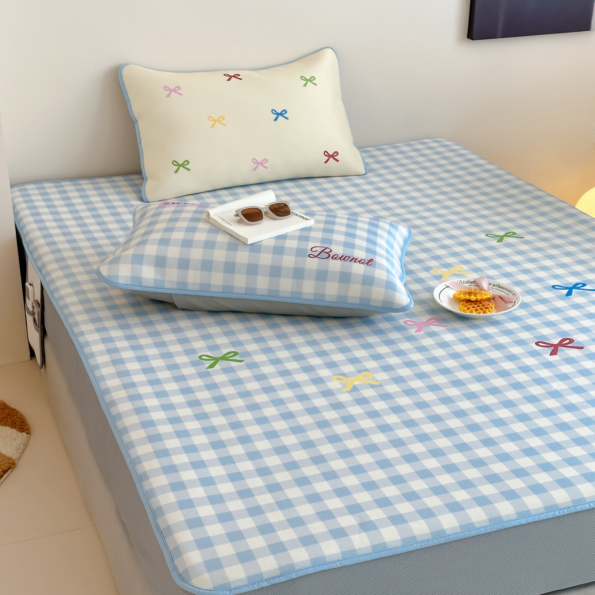 91家纺网 家纺一手货源 找家纺 三味舒屋 2025新款小清新设计师款印花冰藤席凉席席子 小蓝屿 床笠