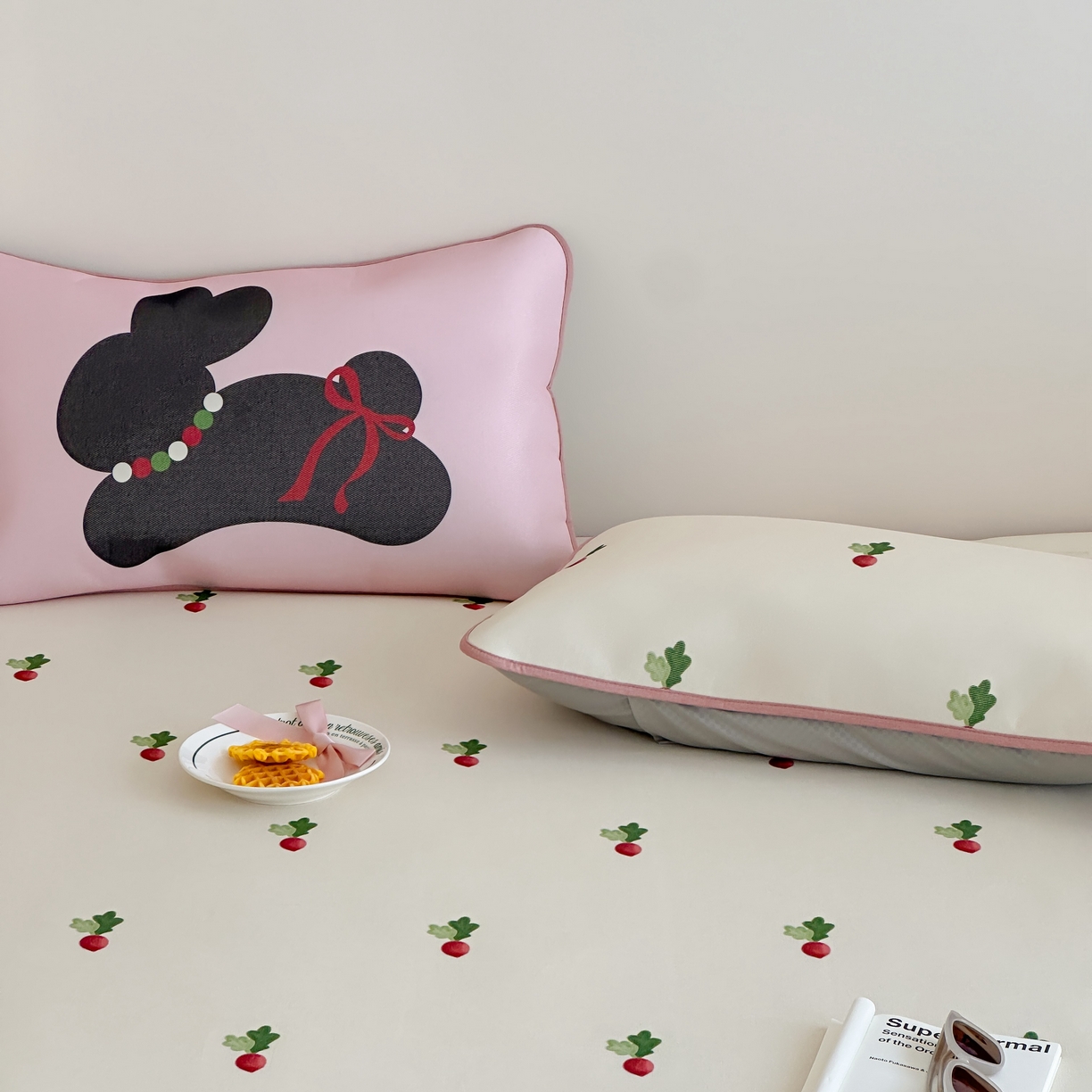 91家纺网 家纺一手货源 找家纺 三味舒屋 2025新款小清新设计师款印花冰藤席凉席席子 萝卜兔 床席