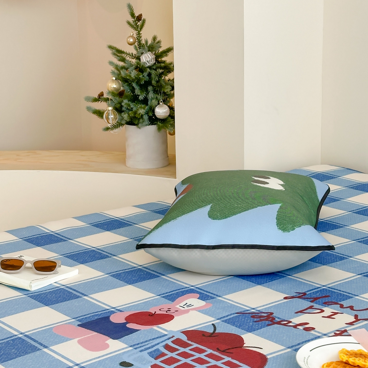 91家纺网 家纺一手货源 找家纺 三味舒屋 2025新款小清新设计师款印花冰藤席凉席席子 苹果派 床席