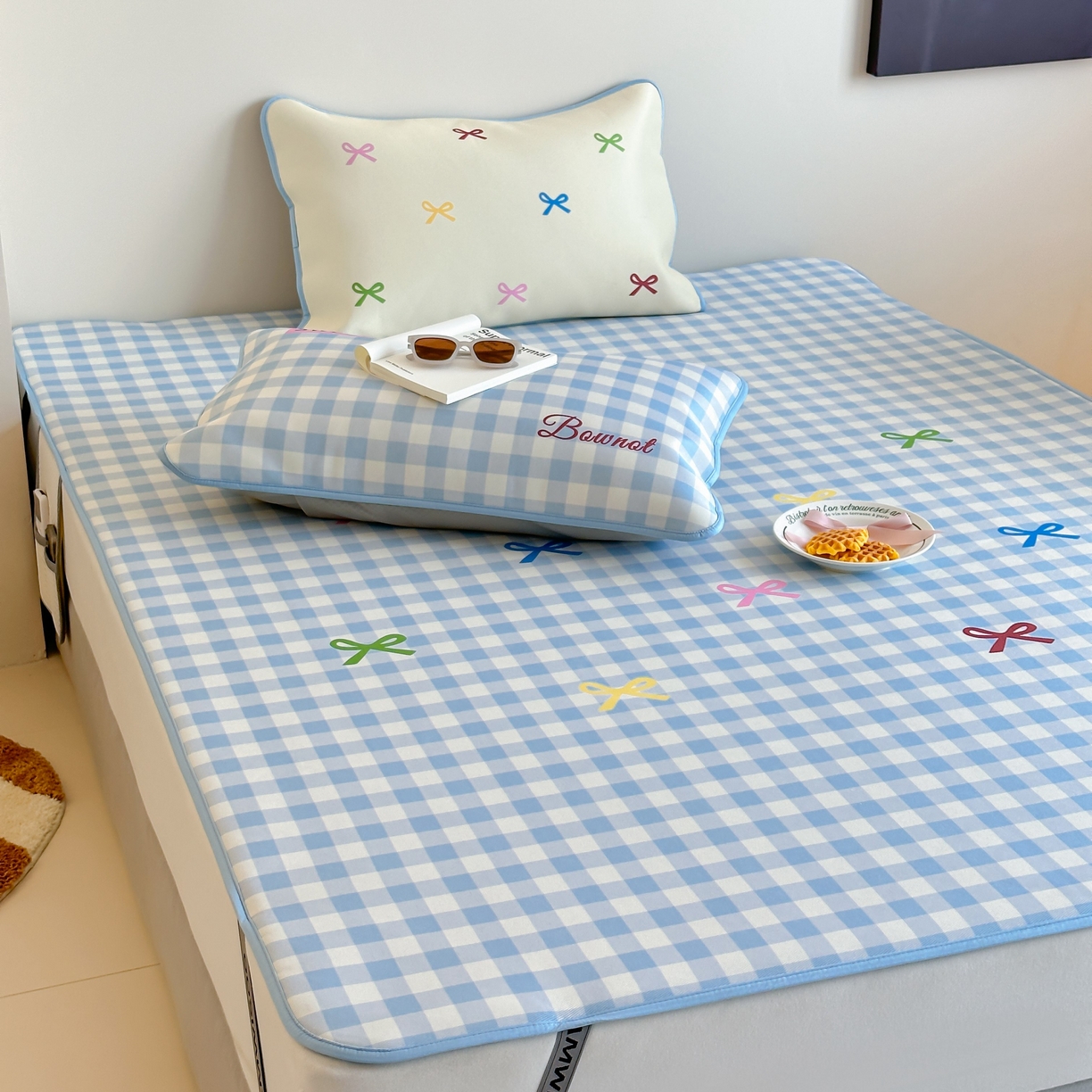 91家纺网 家纺一手货源 找家纺 三味舒屋 2025新款小清新设计师款印花冰藤席凉席席子 小蓝屿 床席