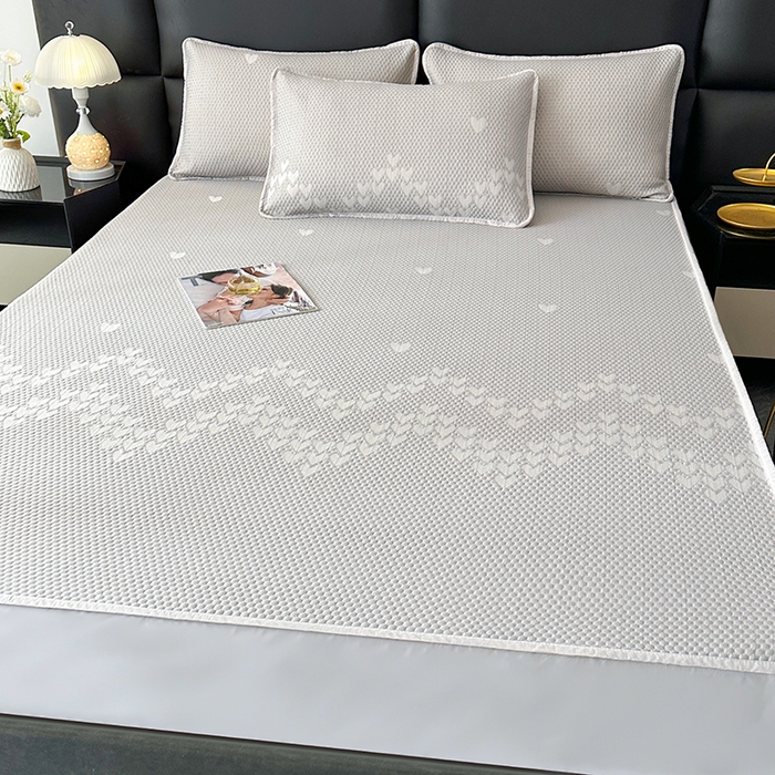 91家纺网 家纺一手货源 找家纺 爱洛家纺 2025新款A类冰丝豆豆凉席-爱心 爱心床笠~灰