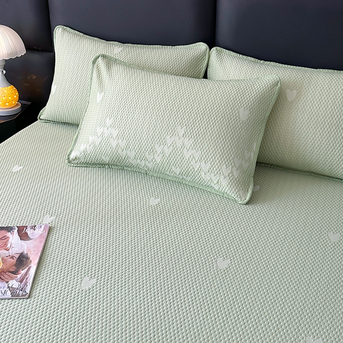 91家纺网 家纺一手货源 找家纺 爱洛家纺 2025新款A类冰丝豆豆凉席-爱心 爱心床笠~绿